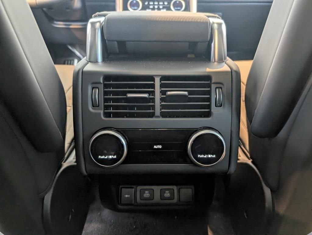 New 2026 Land Rover Discovery Limited Edition image 29