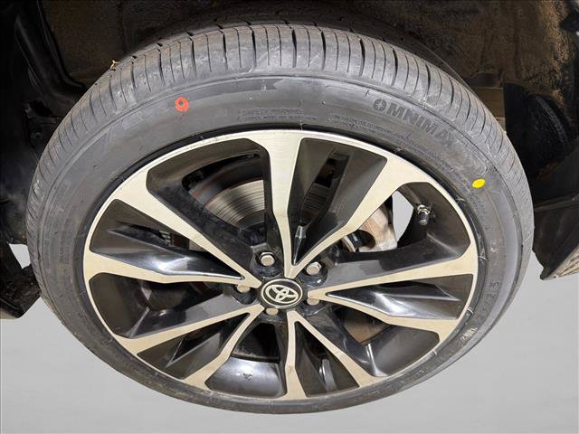 Used 2018 Toyota Corolla SE FWD image 19