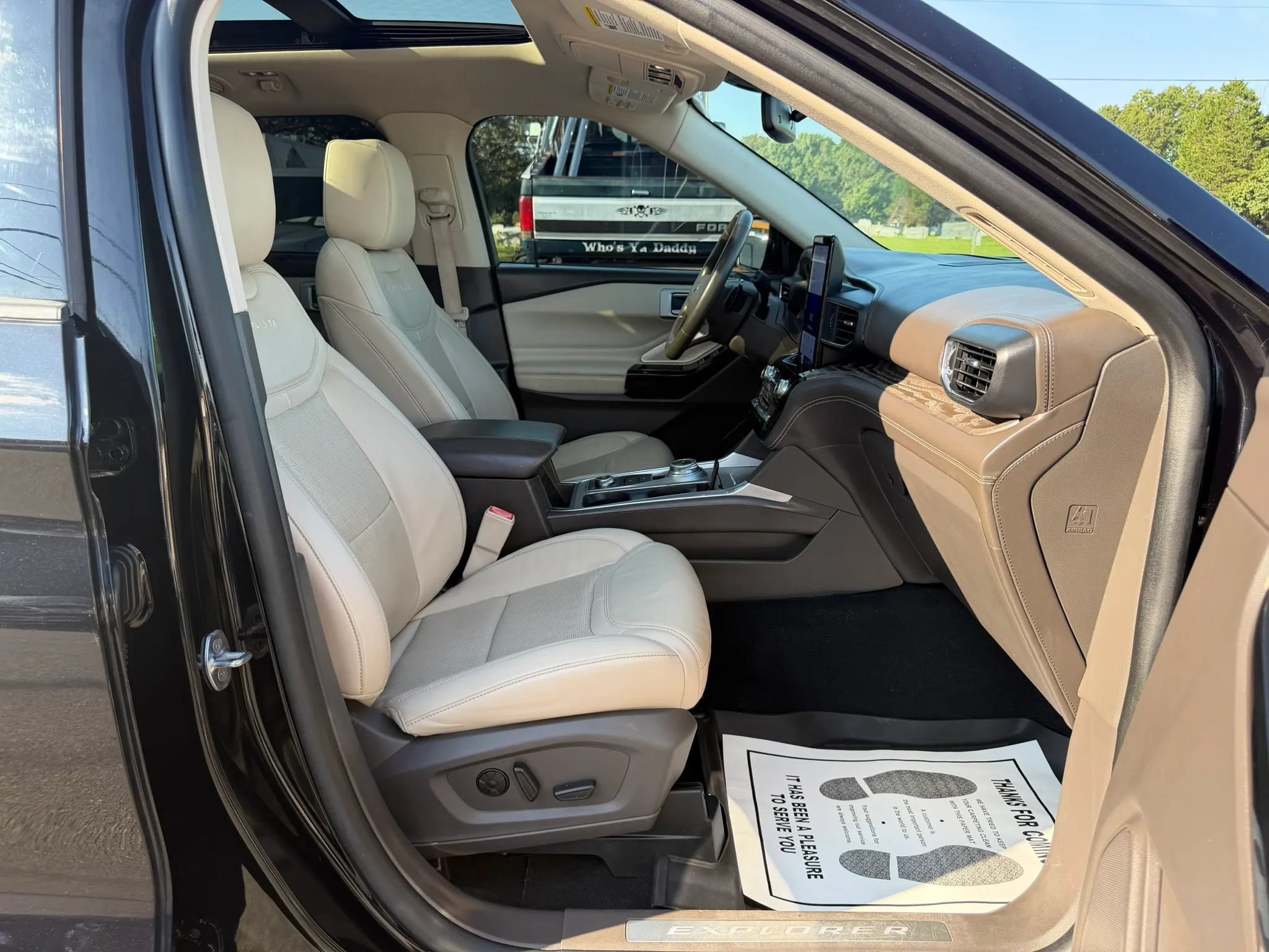 Used 2021 Ford Explorer Platinum w/ Equipment Group 601A AWD/4WD image 28