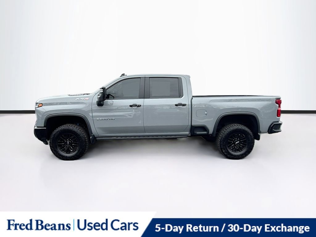Used 2024 Chevrolet Silverado 2500 ZR2 w/ Technology Package image 4