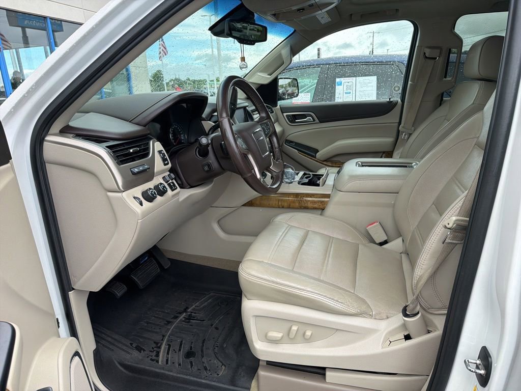 Used 2017 GMC Yukon Denali w/ Open Road Package AWD/4WD image 10
