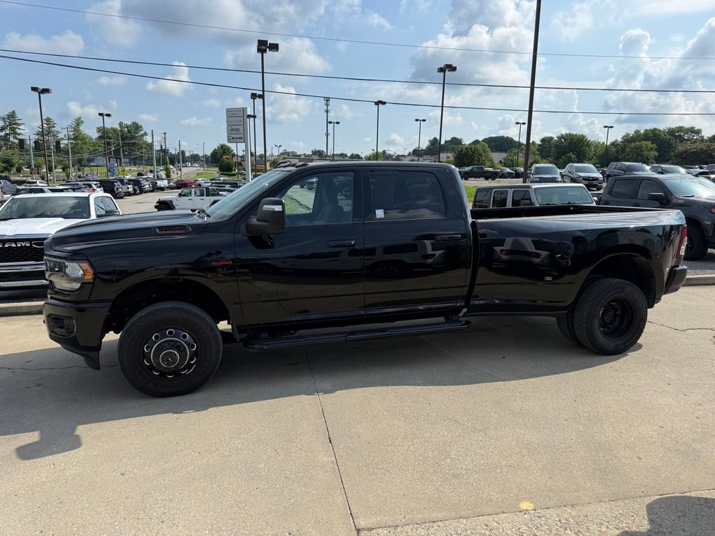 Used 2024 RAM 3500 Big Horn w/ Night Edition AWD/4WD image 10