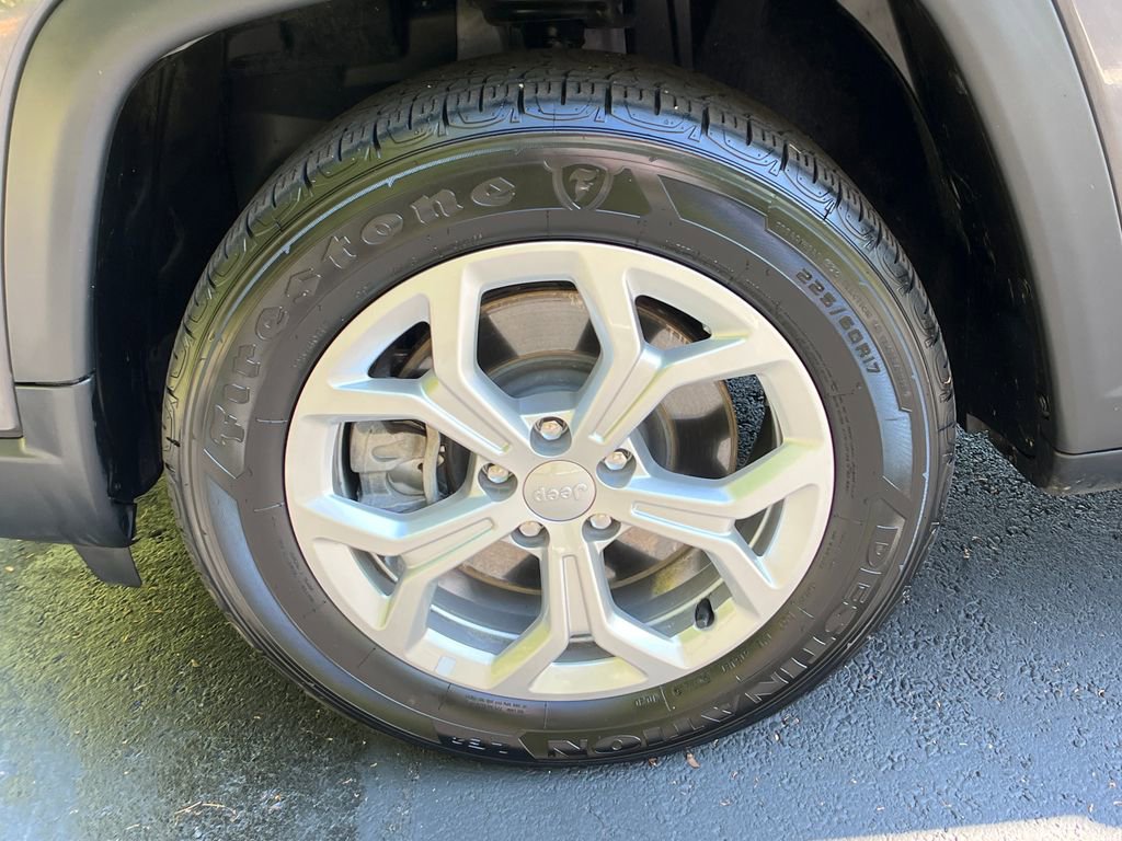 Used 2024 Jeep Compass Latitude image 23