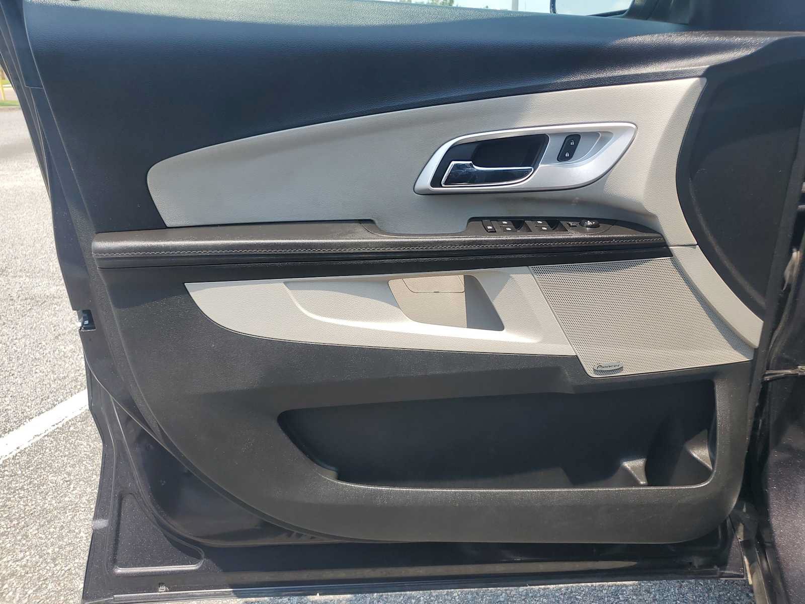 Used 2016 Chevrolet Equinox LTZ w/ Enhanced Convenience Package FWD image 22