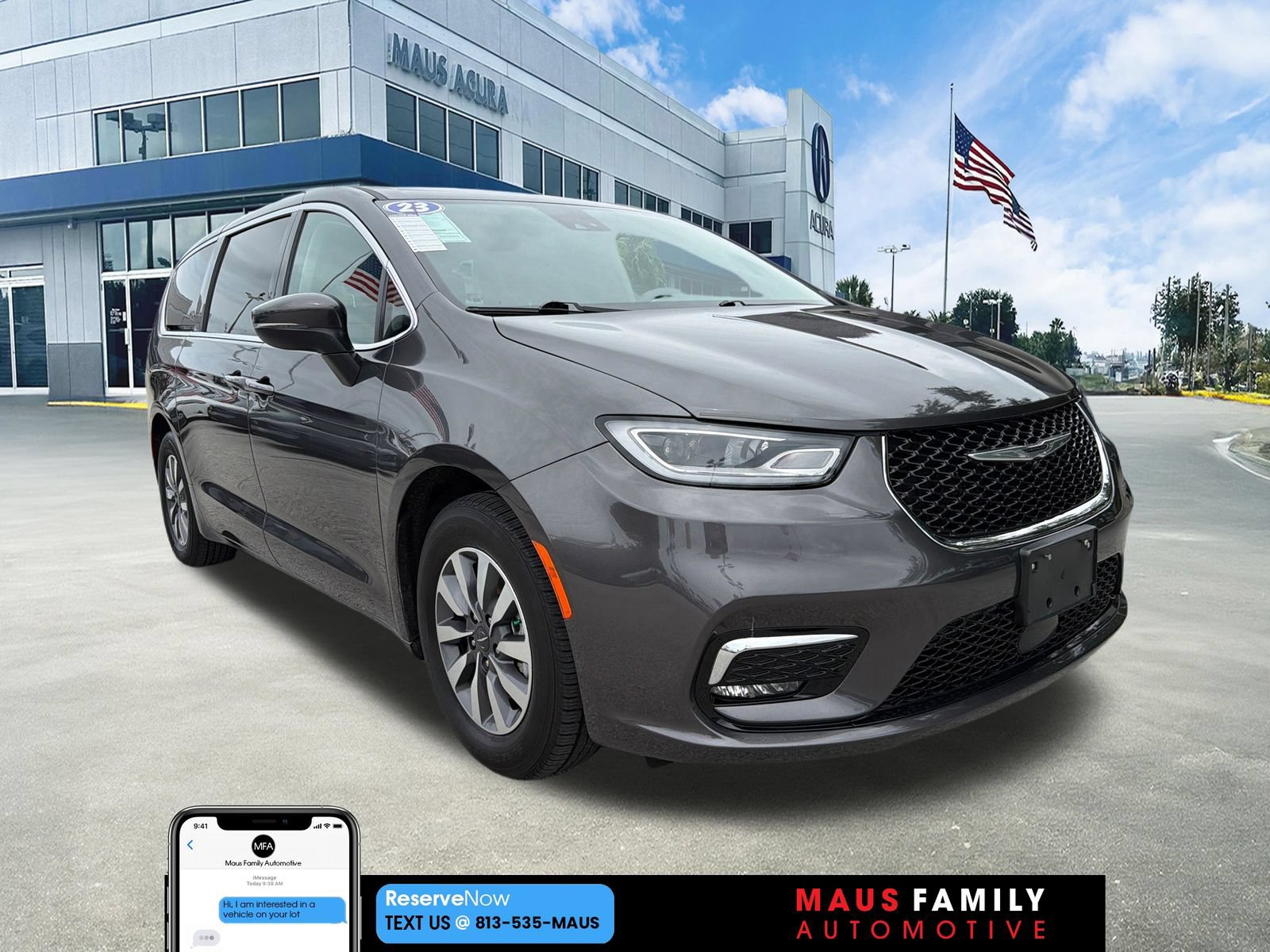 Used 2023 Chrysler Pacifica Touring-L FWD image 1