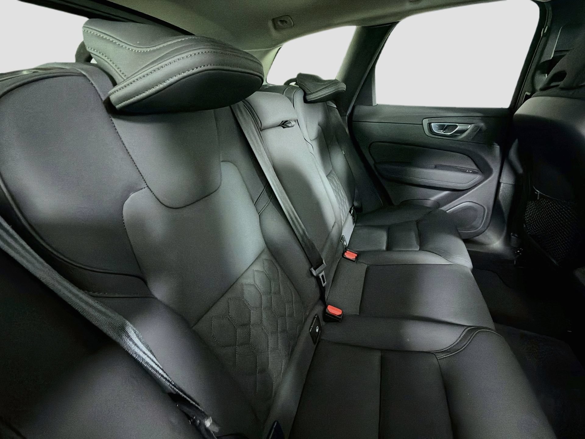 Certified 2026 Volvo XC60 B5 Plus AWD/4WD image 27