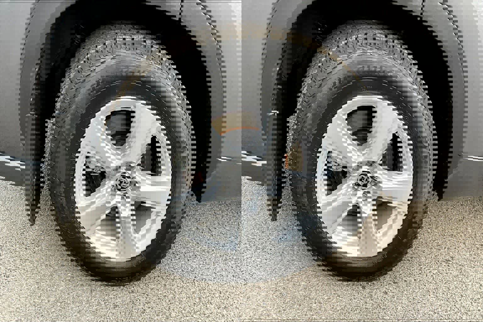 Used 2024 Toyota Highlander LE image 35