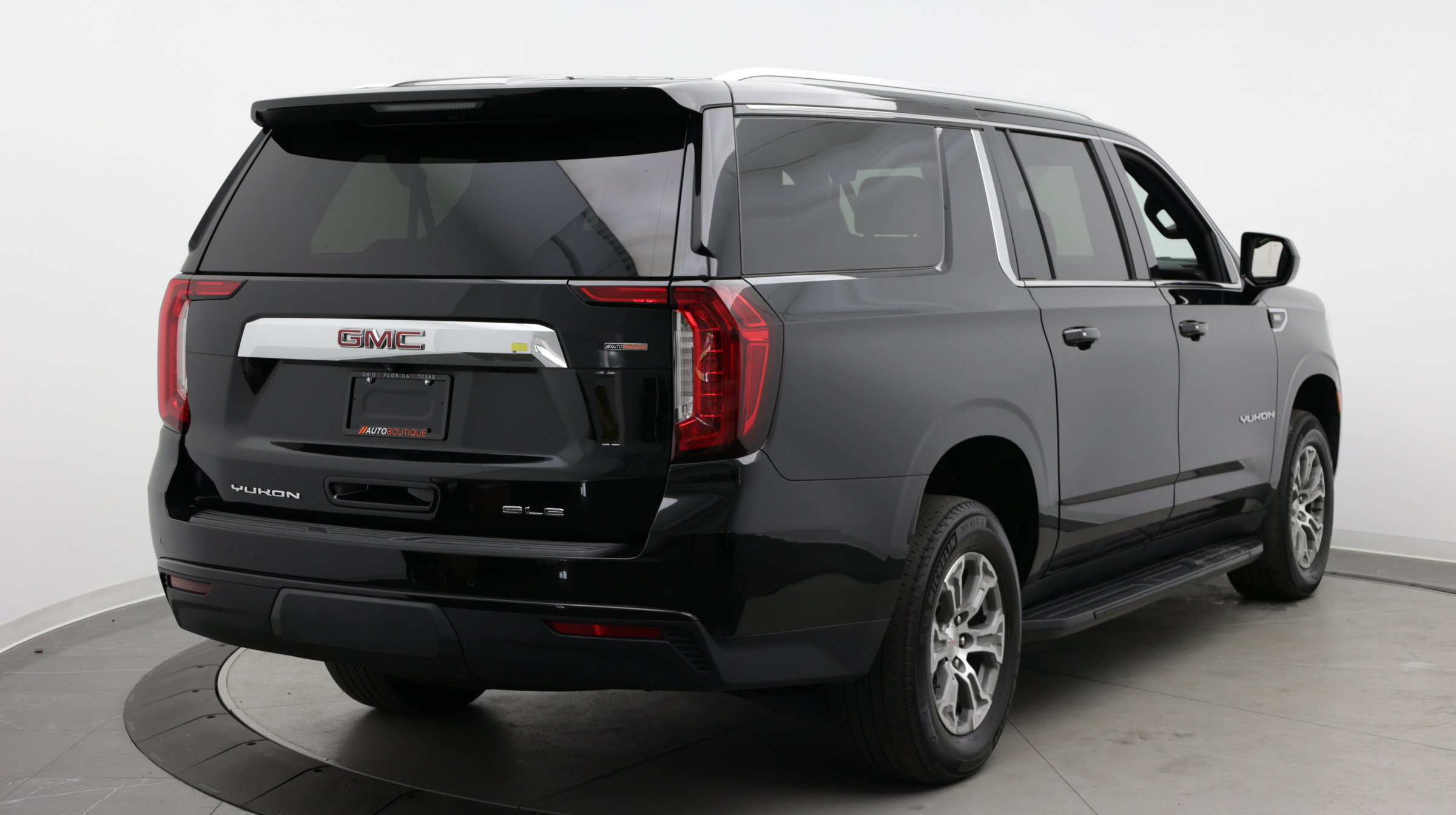Used 2024 GMC Yukon XL SLE w/ Gmc Pro Safety Plus Package RWD image 7