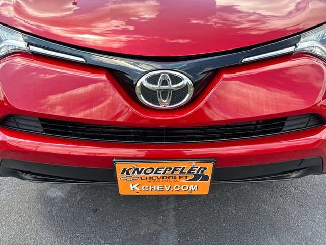 Used 2016 Toyota RAV4 LE AWD/4WD image 10