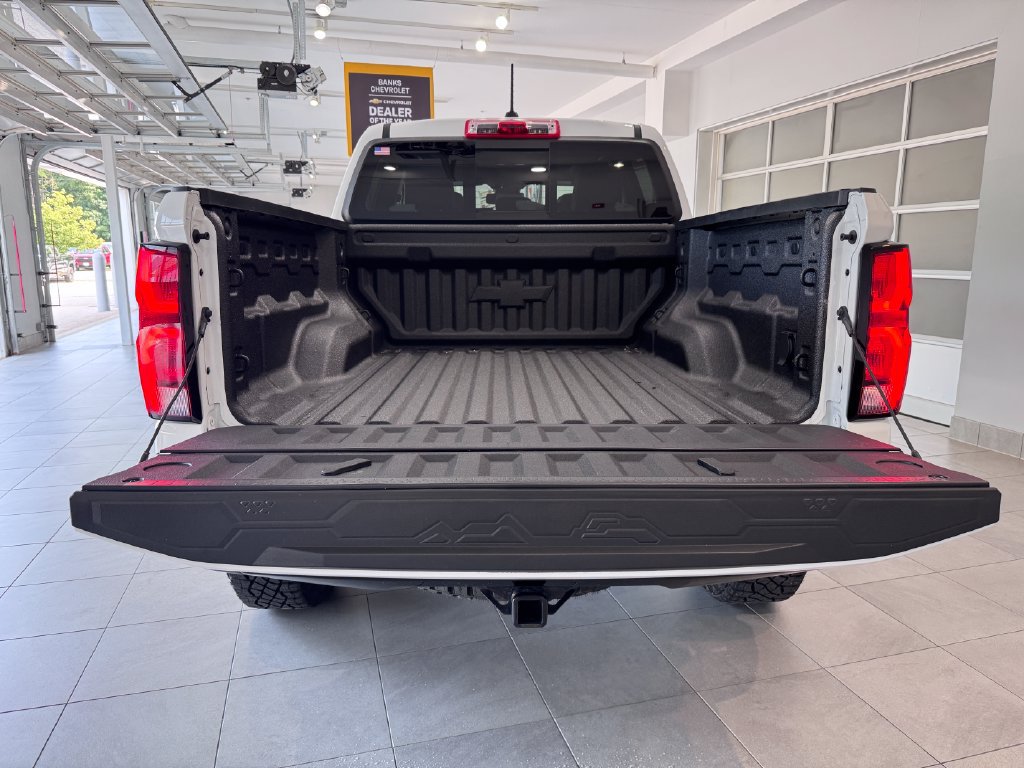 Certified 2025 Chevrolet Colorado ZR2 w/ Technology Package AWD/4WD image 7