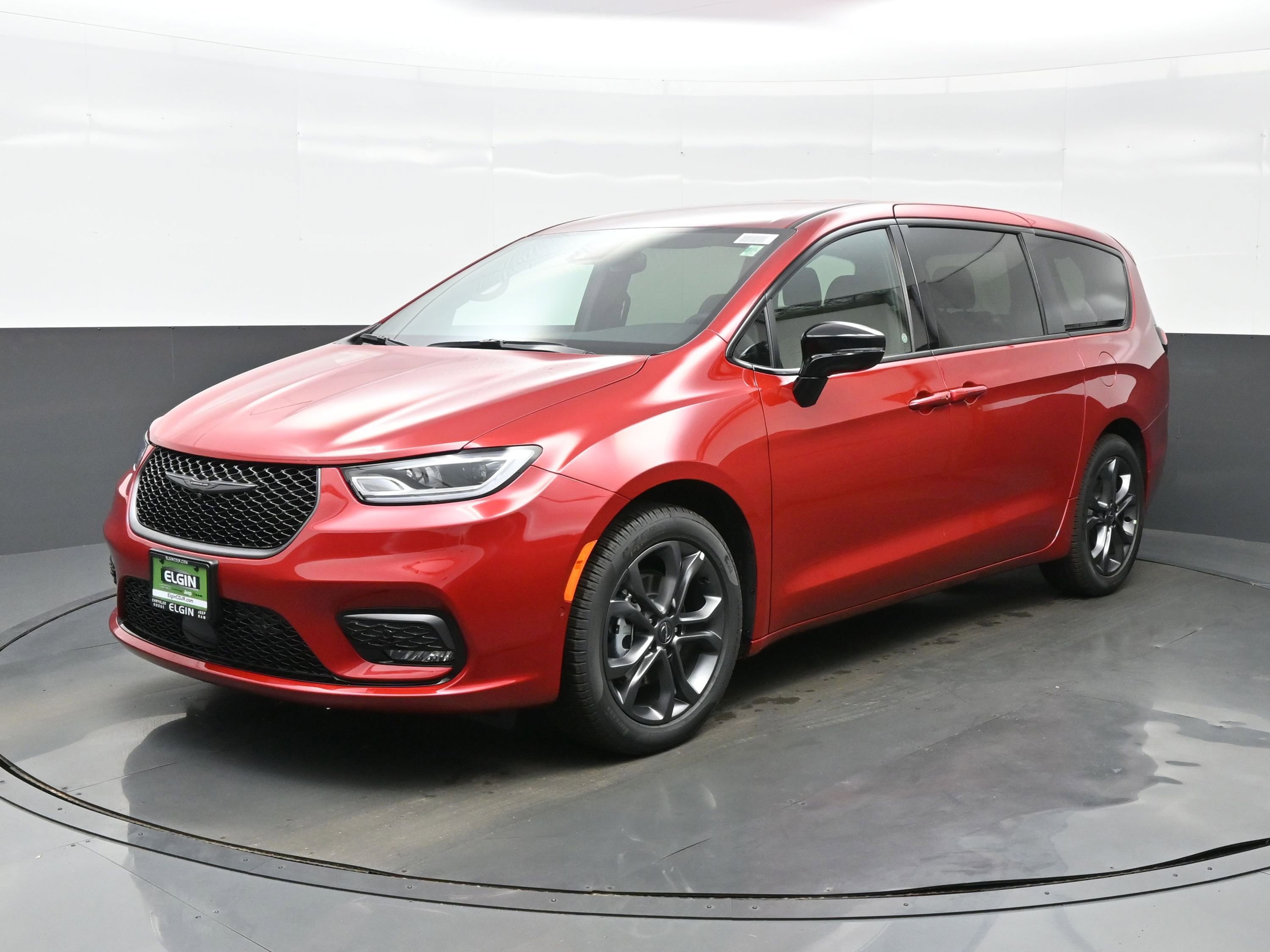 New 2026 Chrysler Pacifica Select image 2