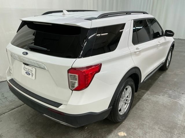 Used 2023 Ford Explorer XLT w/ Equipment Group 202A image 3