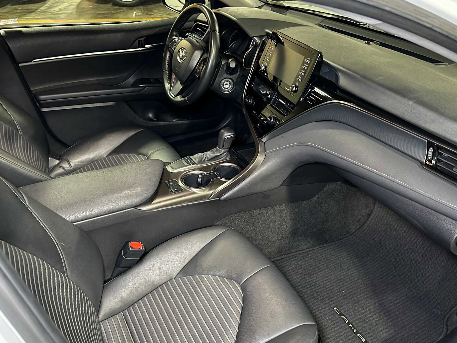 Used 2023 Toyota Camry SE w/ Cold Weather Package image 11