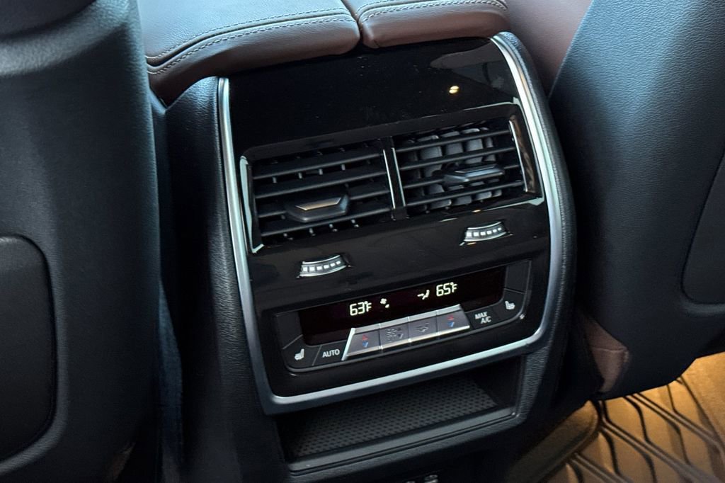 New 2026 BMW X7 M60i w/ Executive Package image 13