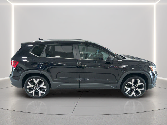 Certified 2023 Volkswagen Taos SEL AWD/4WD image 7
