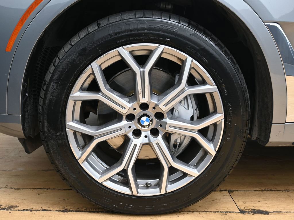 Used 2025 BMW X7 xDrive40i AWD/4WD image 12