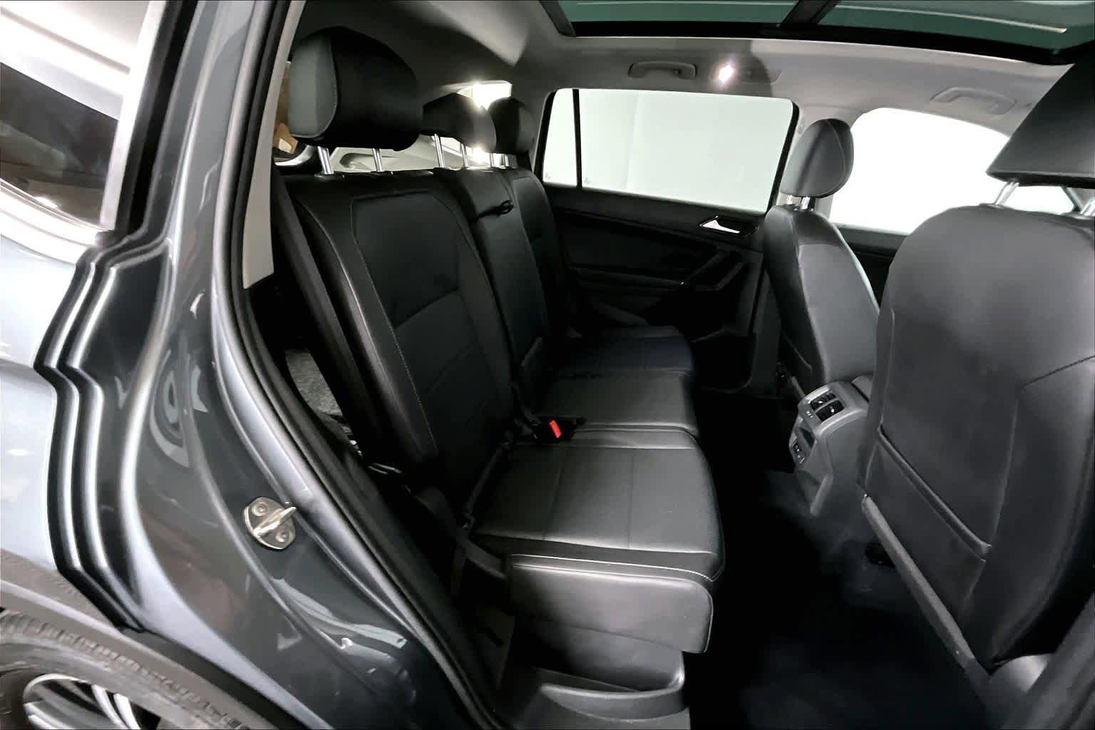 Used 2018 Volkswagen Tiguan SEL AWD/4WD image 20