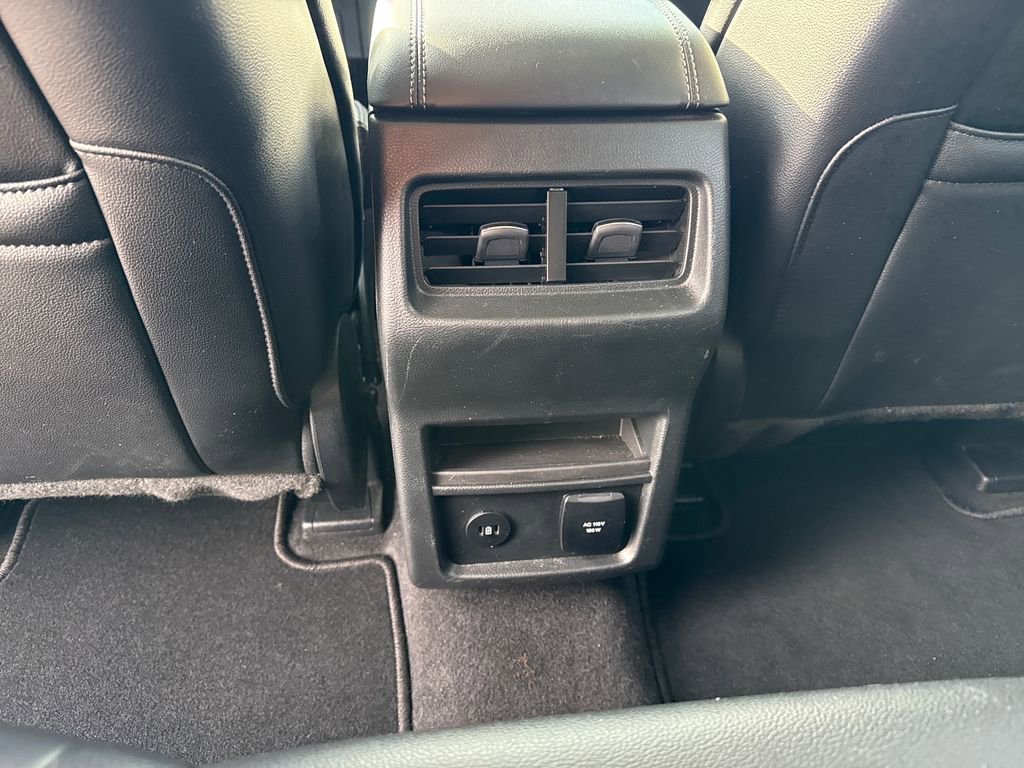 Used 2024 Ford Edge Titanium image 29