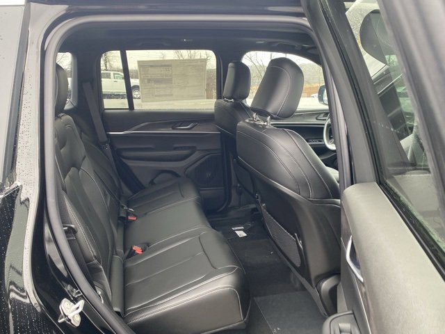 New 2025 Jeep Grand Cherokee Limited image 32