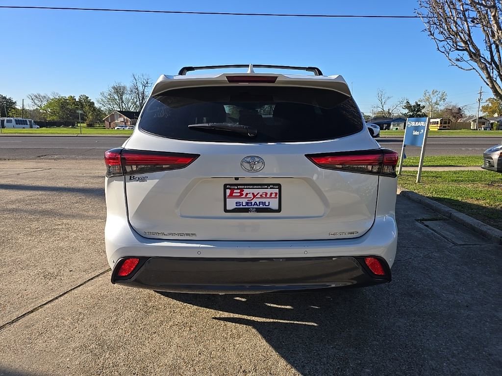 Used 2023 Toyota Highlander Limited image 6