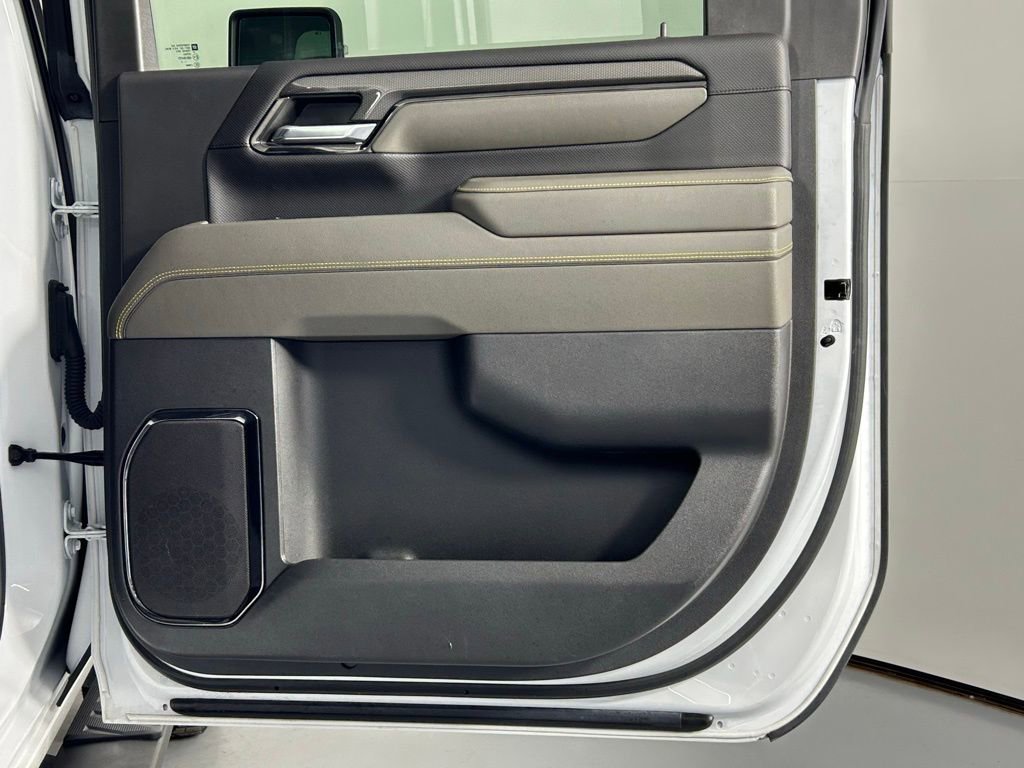 Used 2024 Chevrolet Silverado 2500 ZR2 w/ Technology Package AWD/4WD image 13