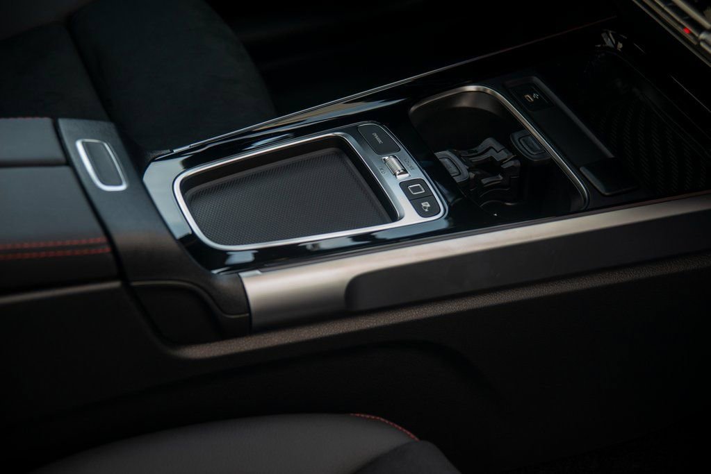 Certified 2025 Mercedes-Benz GLB 250 4MATIC image 38