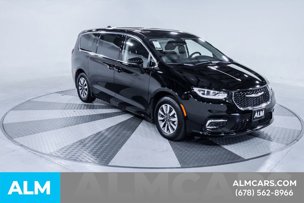Used 2024 Chrysler Pacifica Select image 14