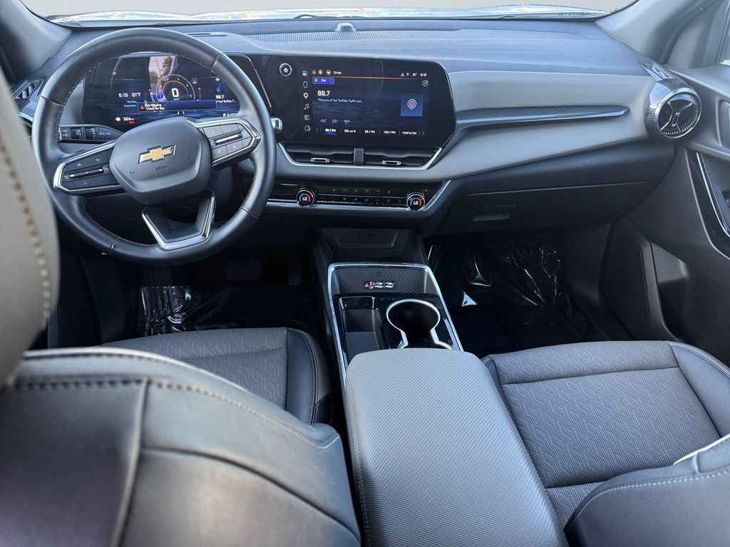 Used 2025 Chevrolet Equinox LT w/ Convenience Package II FWD image 10