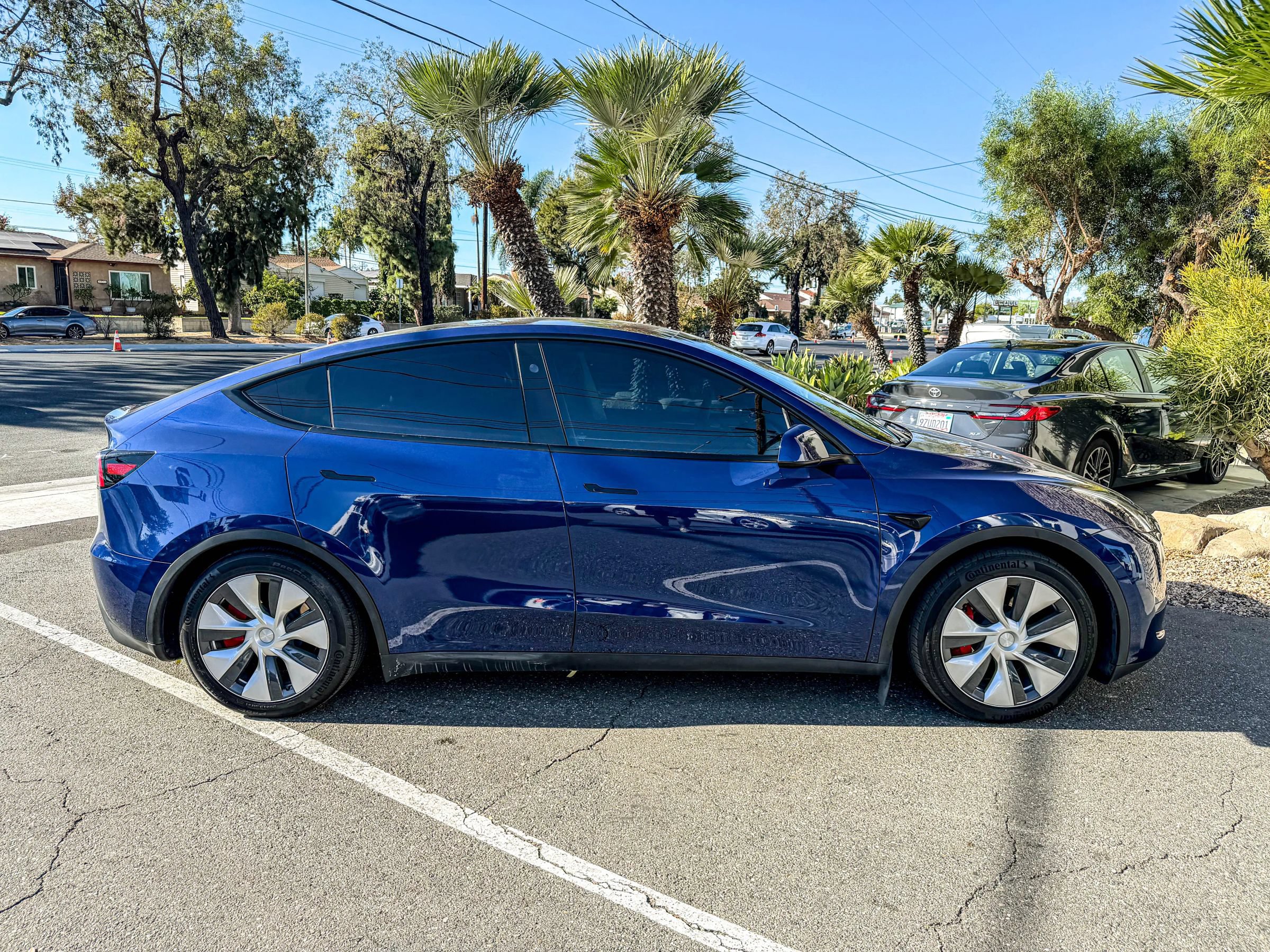 Used 2023 Tesla Model Y Performance AWD/4WD image 16