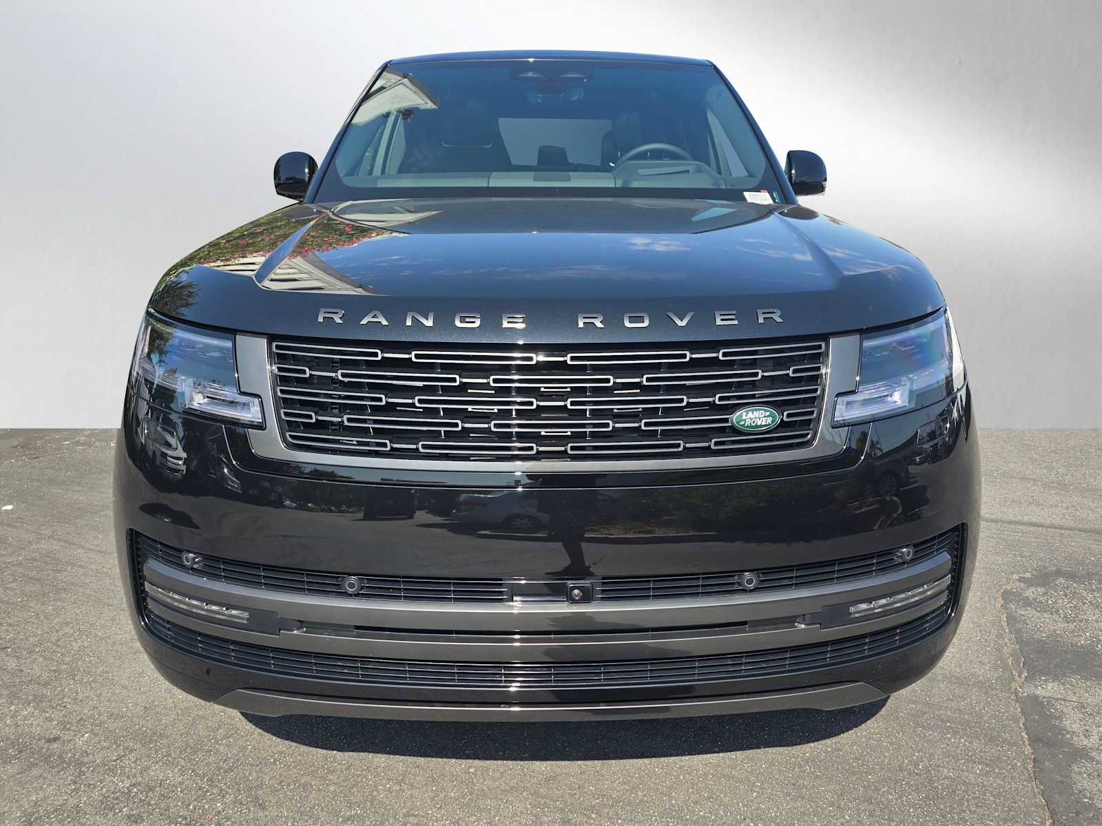 New 2025 Land Rover Range Rover SE image 8