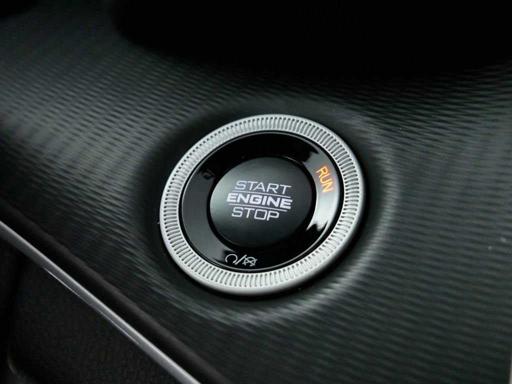 Used 2024 Jeep Grand Cherokee Altitude image 53