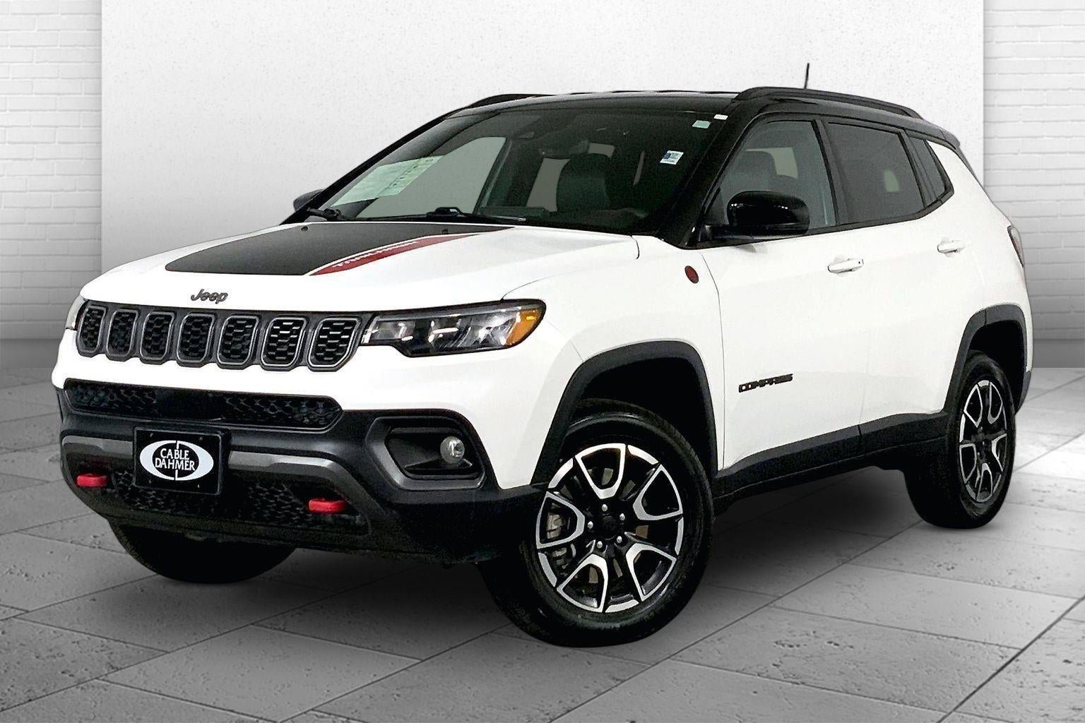 Used 2024 Jeep Compass Trailhawk image 12
