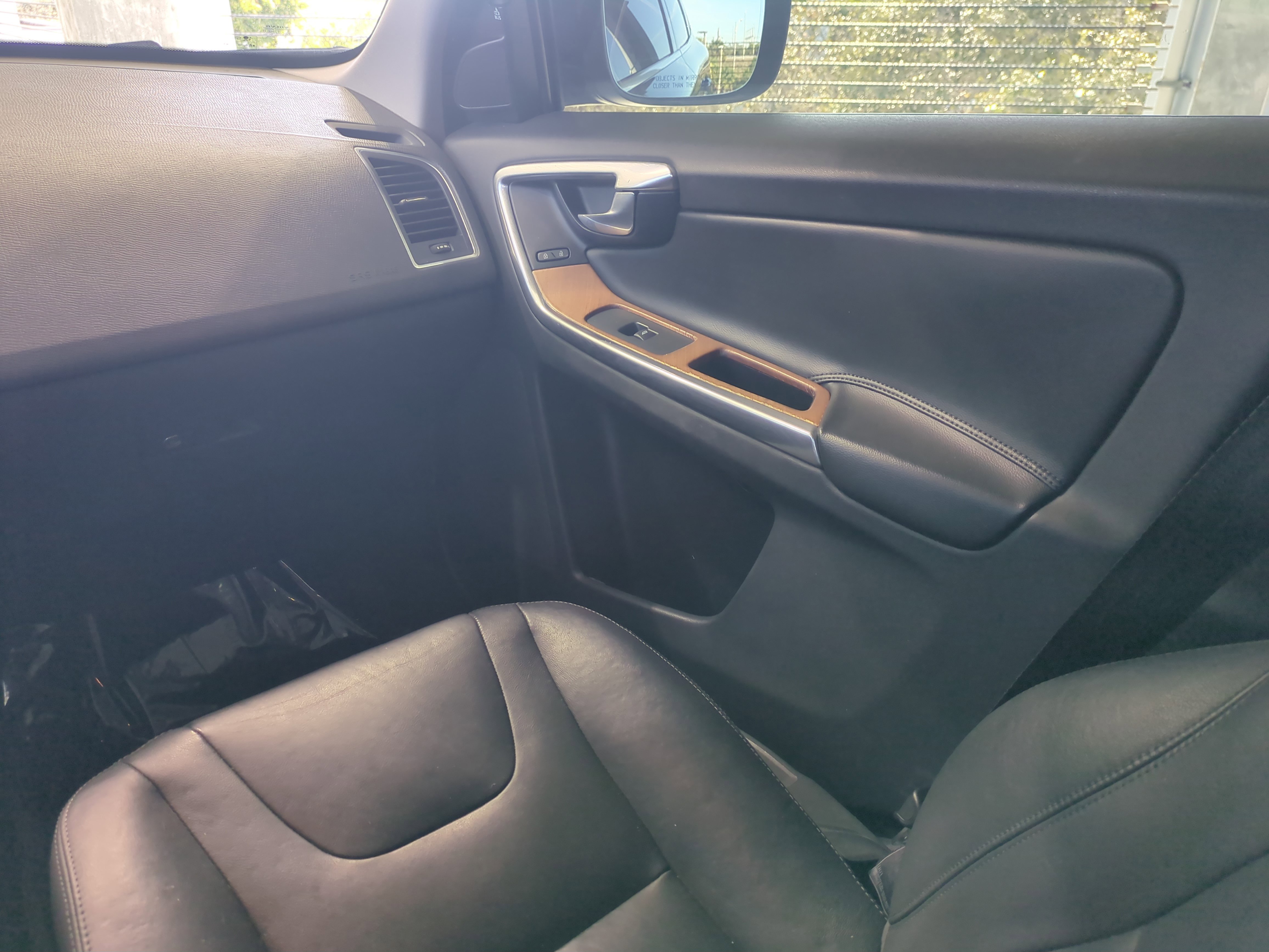 Used 2017 Volvo XC60 T5 Inscription w/ Preferred Option Package image 18