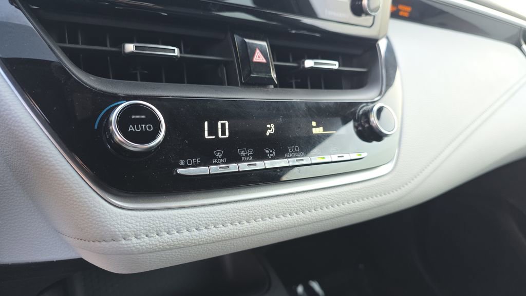 Used 2022 Toyota Corolla SE FWD image 23
