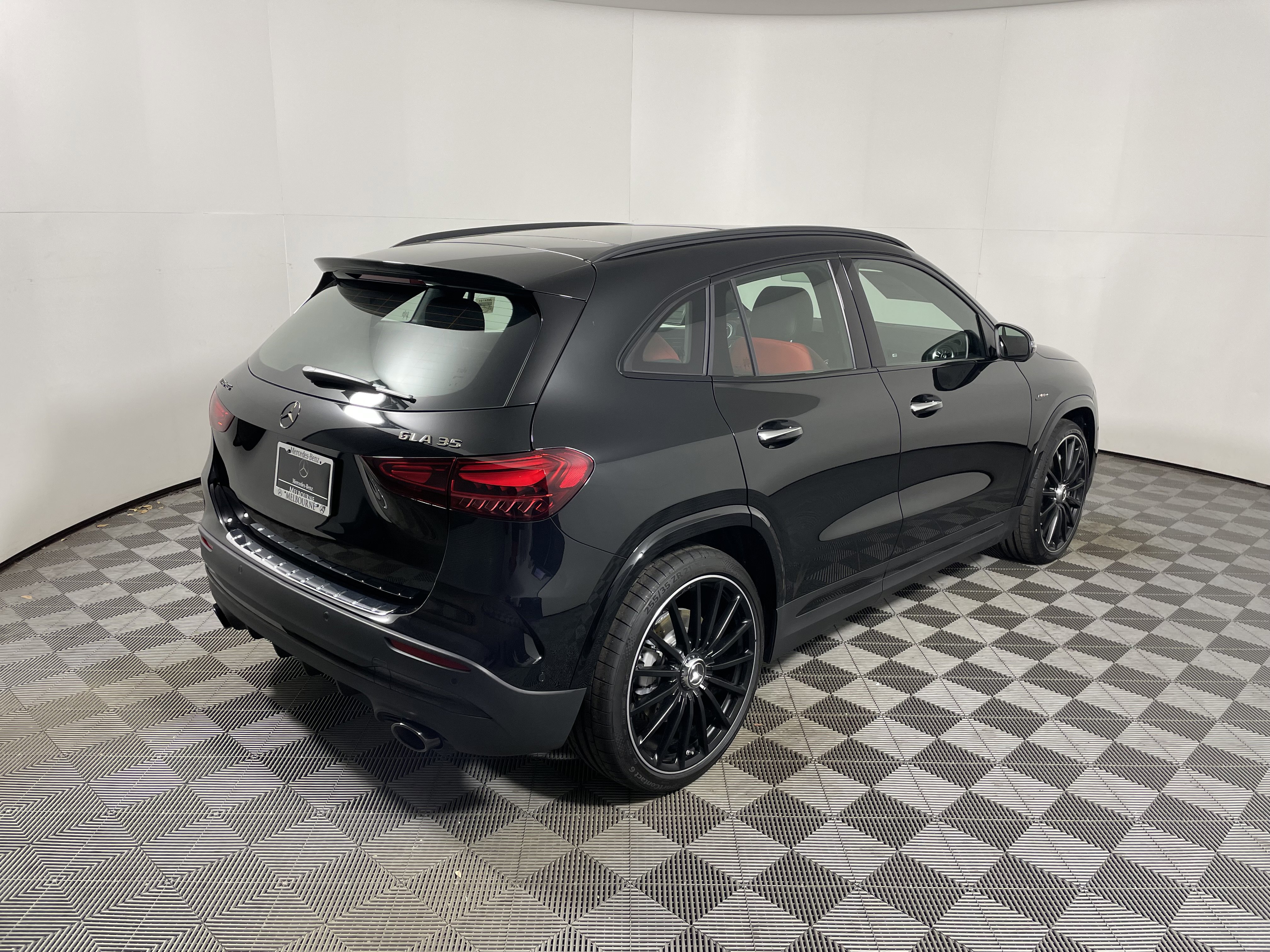 New 2026 Mercedes-Benz GLA 35 AMG 4MATIC image 5