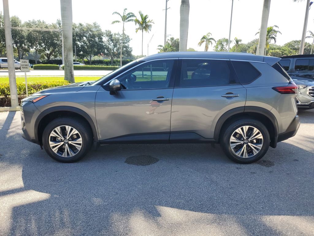 Used 2021 Nissan Rogue SV w/ Premium Package FWD image 2