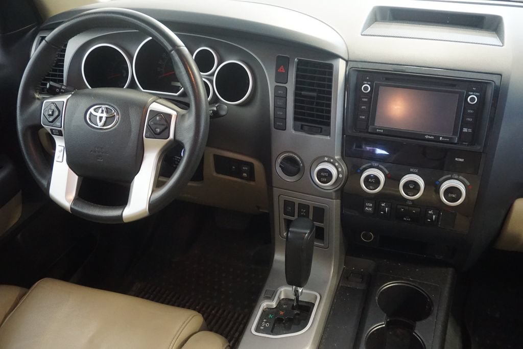 Used 2017 Toyota Sequoia SR5 w/ Premium Package AWD/4WD image 28