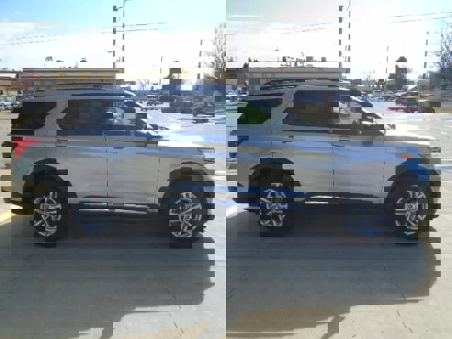 Used 2020 Ford Explorer XLT w/ Comfort Package image 10