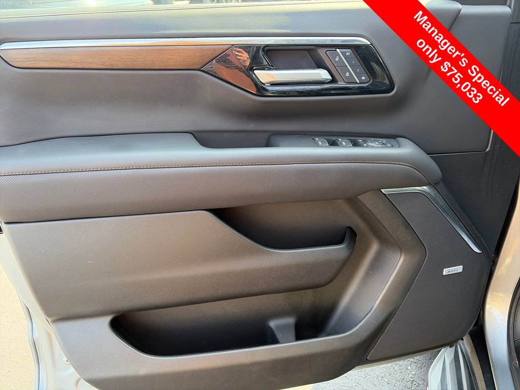 Used 2025 Chevrolet Tahoe High Country AWD/4WD image 18