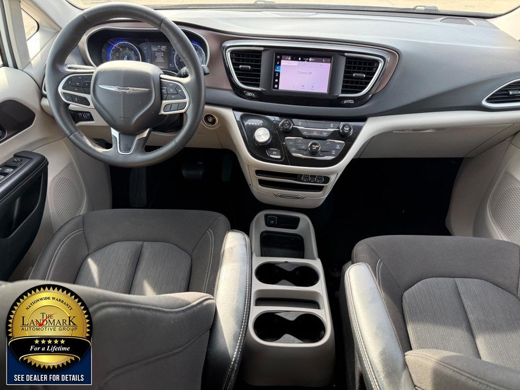 Used 2023 Chrysler Voyager LX FWD image 17