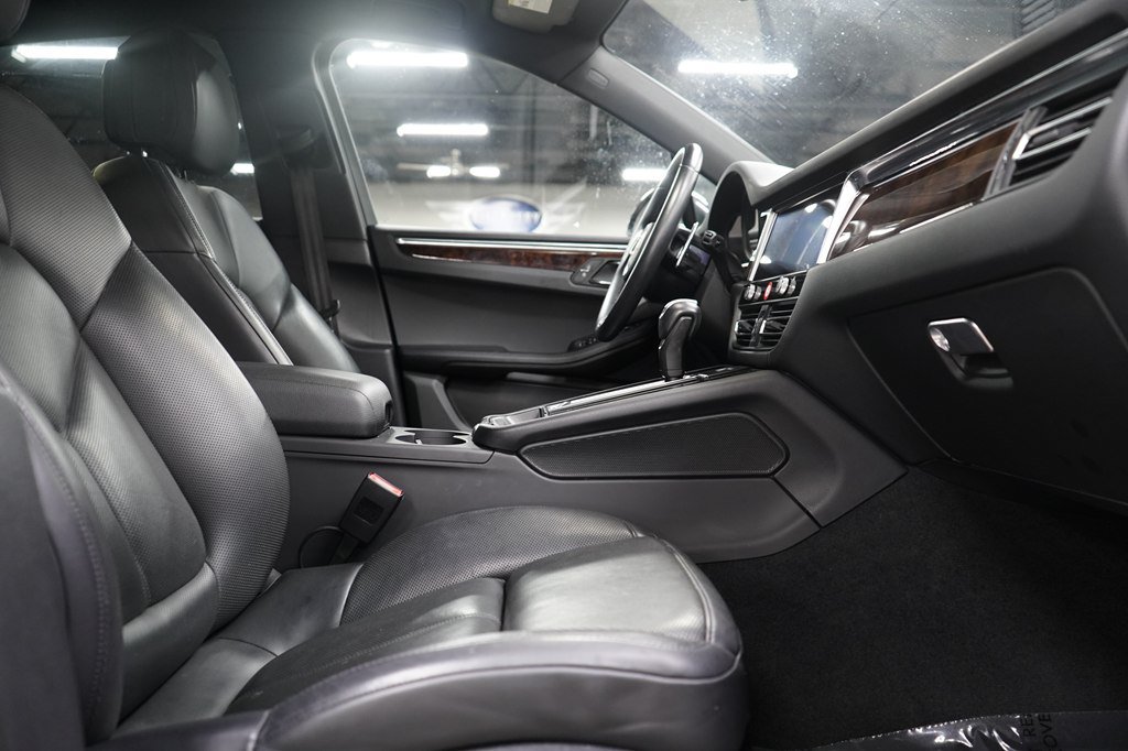 Used 2023 Porsche Macan S AWD/4WD image 23