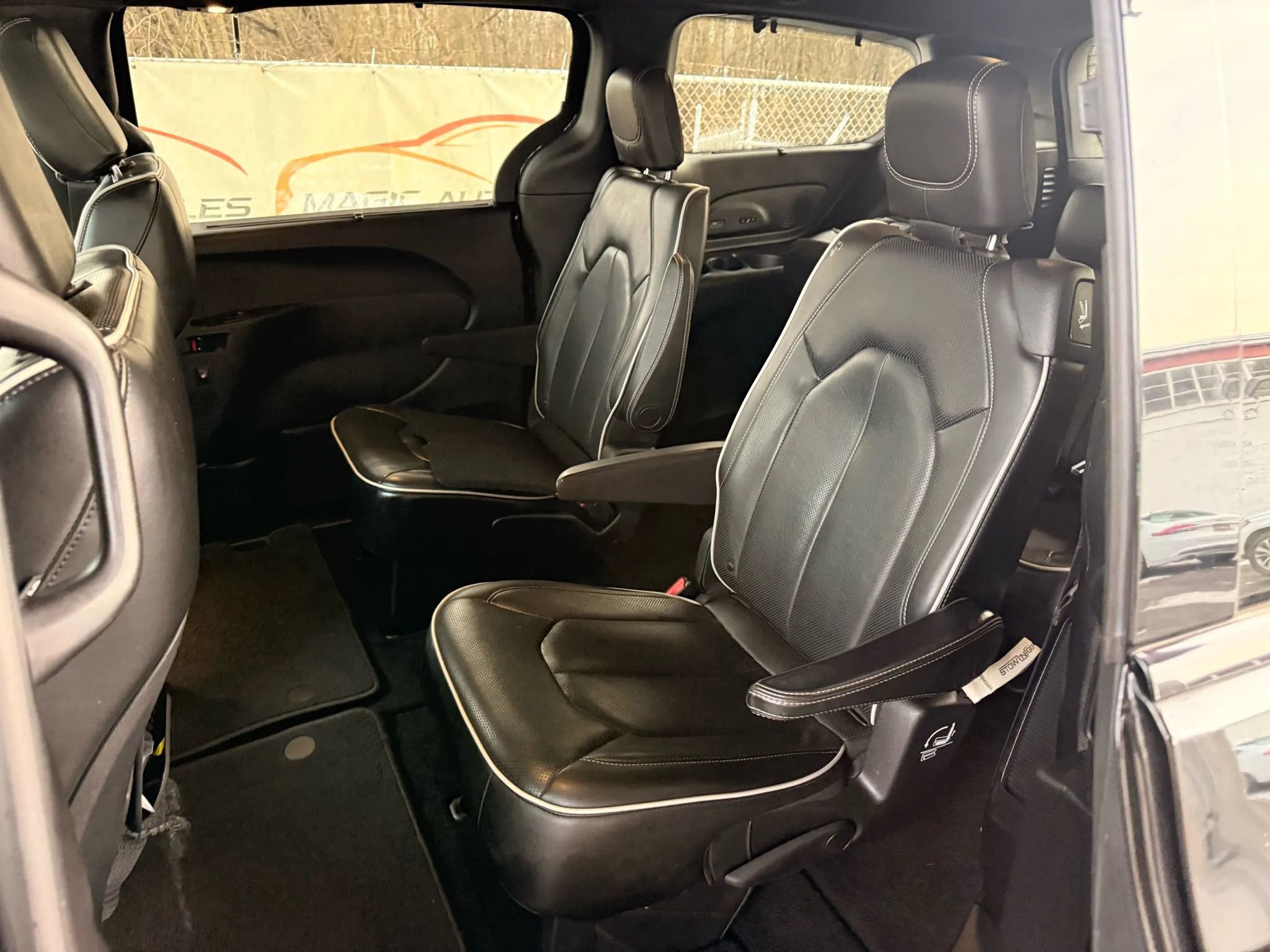 Used 2020 Chrysler Pacifica Limited w/ Advanced Safetytec Group image 17