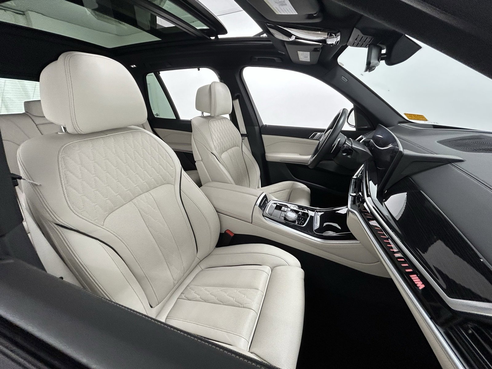 Used 2025 BMW X5 M60i image 43