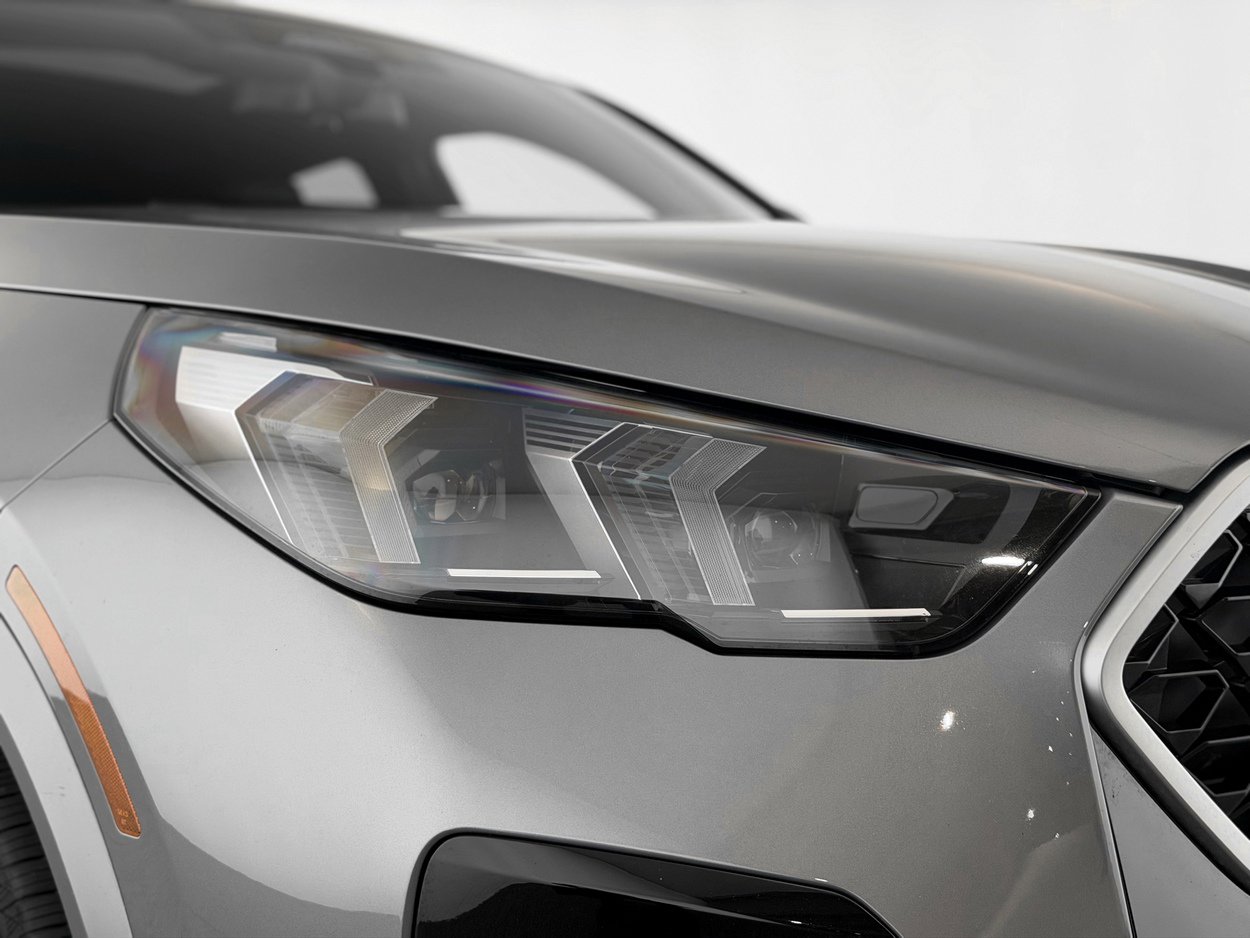 Used 2025 BMW X2 xDrive28i w/ M Sport Package image 47