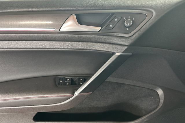 Used 2018 Volkswagen GTI SE w/ SE Leather Package image 12