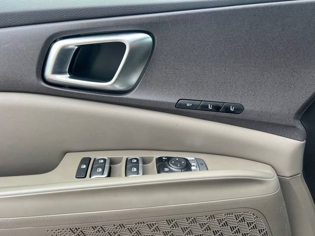 Used 2026 Kia Carnival EX FWD image 14