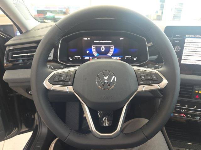 New 2025 Volkswagen Jetta SE FWD image 18