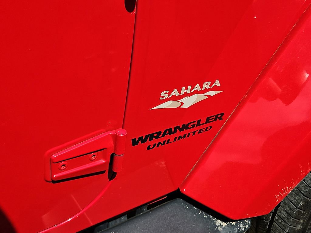 Used 2015 Jeep Wrangler Unlimited Sahara w/ Dual Top Group image 7