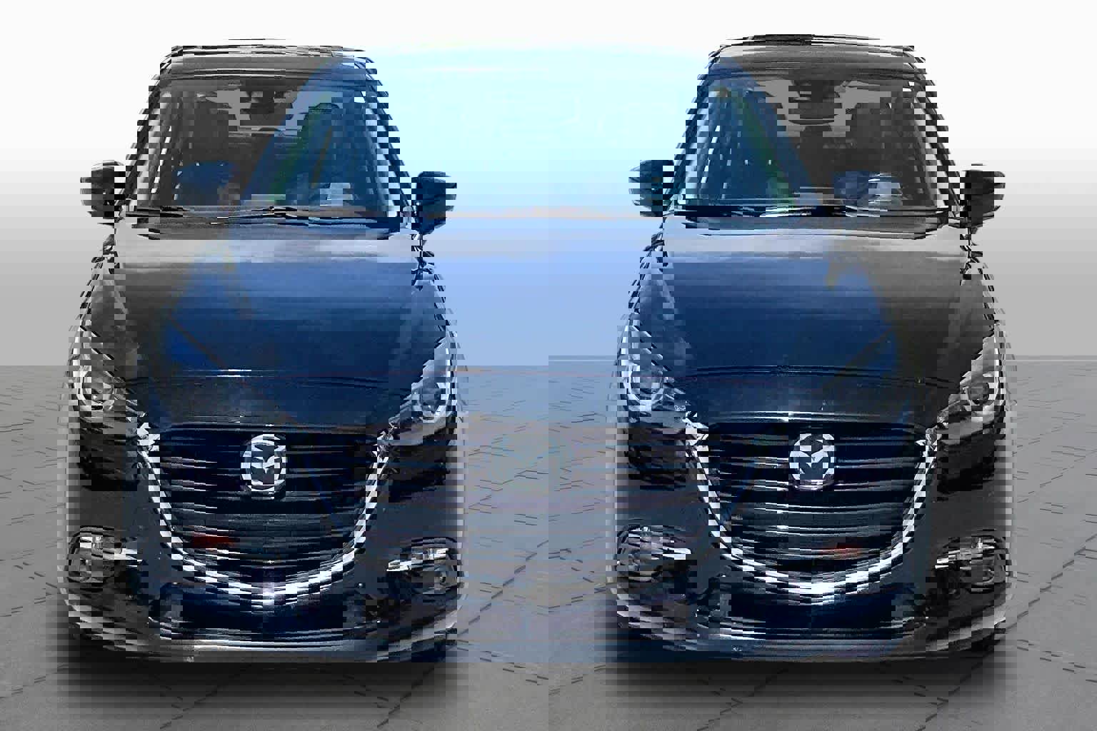 Used 2018 MAZDA MAZDA3 Grand Touring w/ Premium Equipment Package image 4