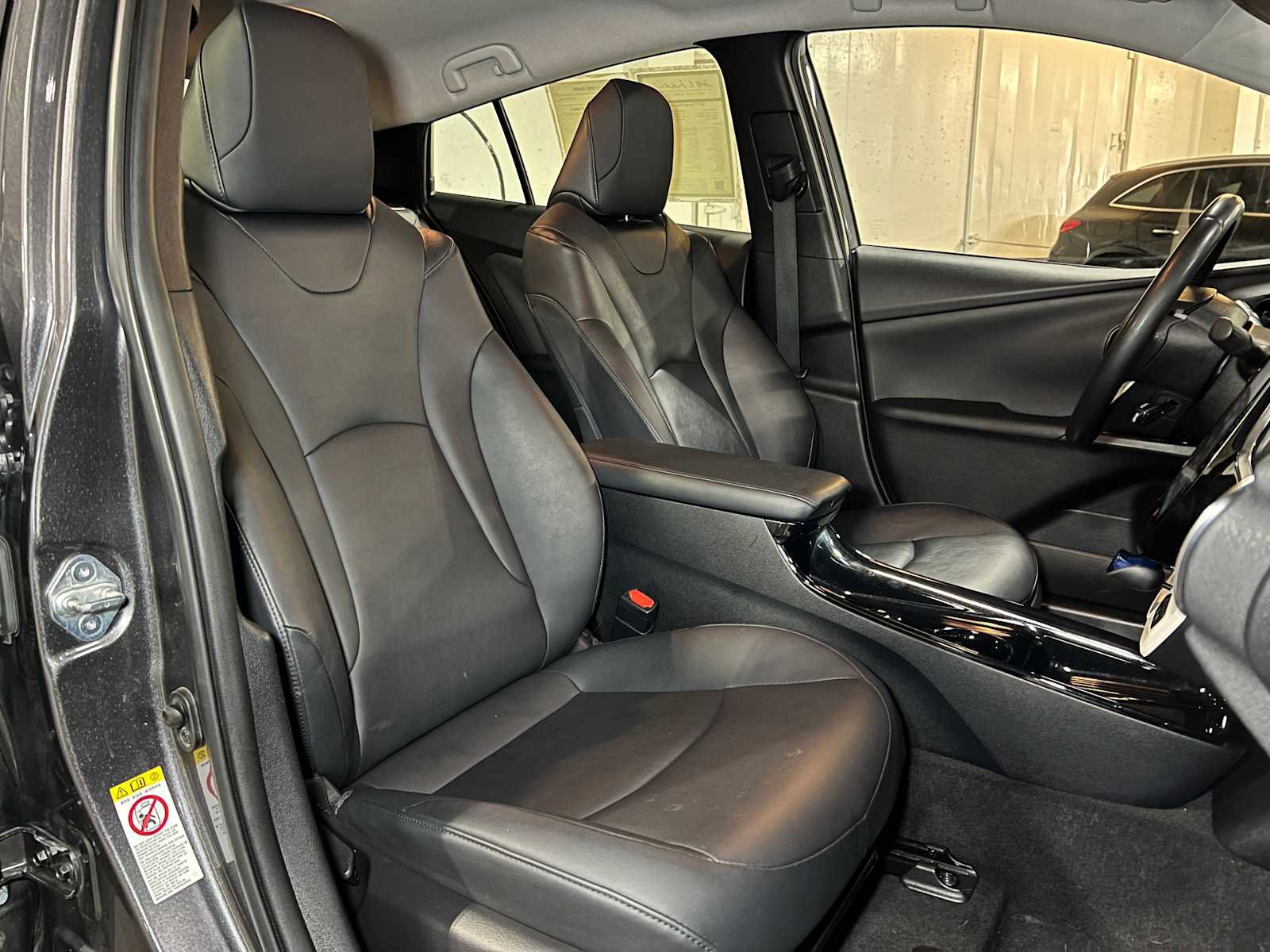 Used 2017 Toyota Prius Prime Premium image 12